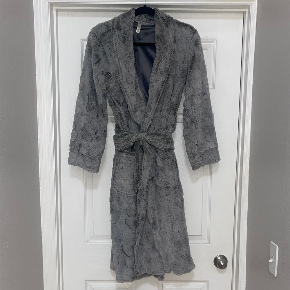 Gilligan & O'Malley Grey Faux Fur Robe